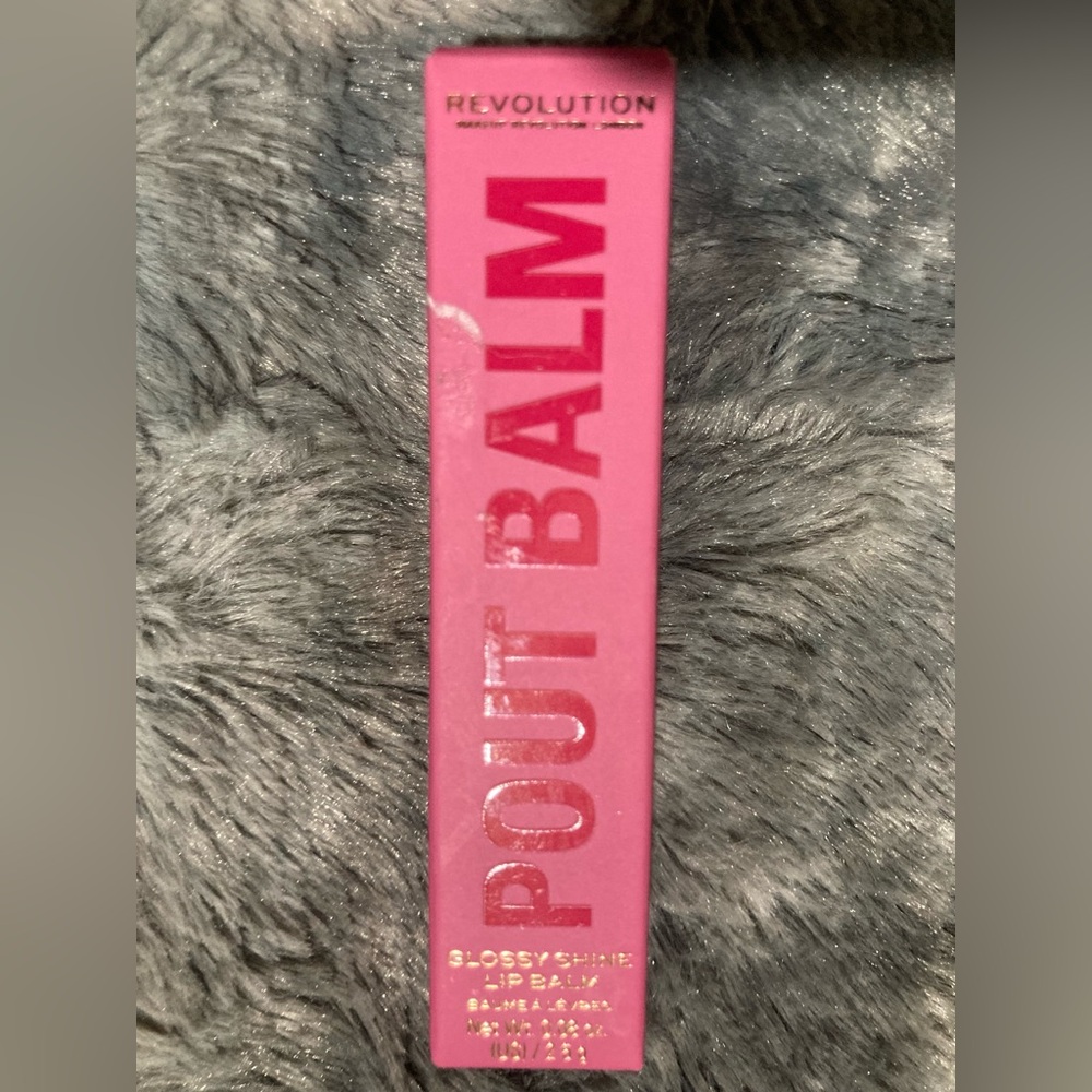 Revolution pout balm